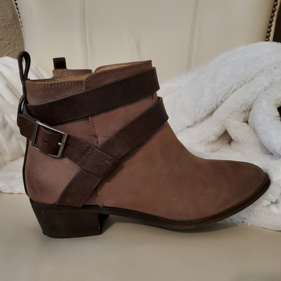 Leather booties by "Splendid," sz 7 - Picture 3 of 5